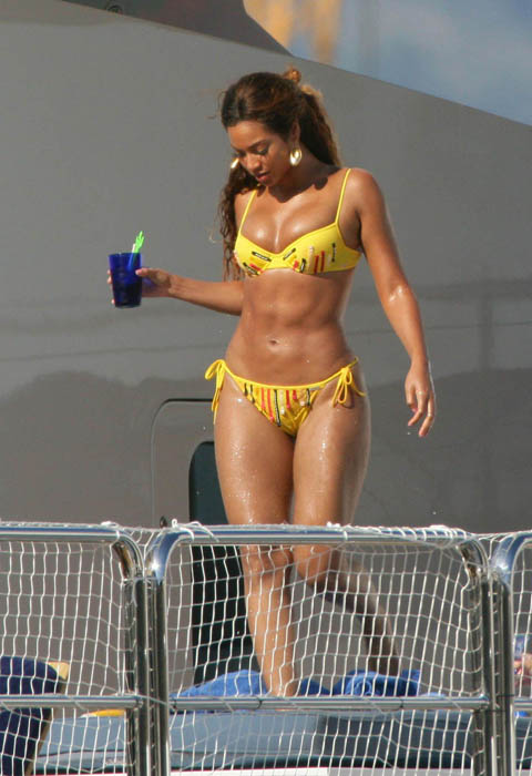 Beyonce Knowles In Bikini