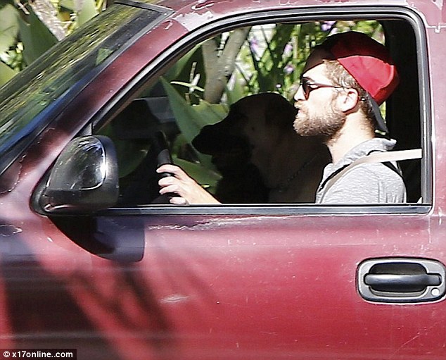 Robert Pattinson moves out