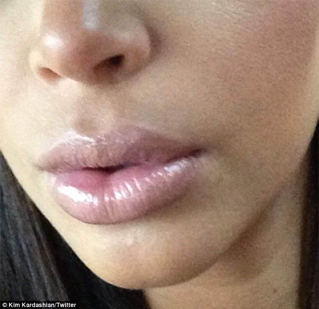 kimkardashian_pregnant_lips